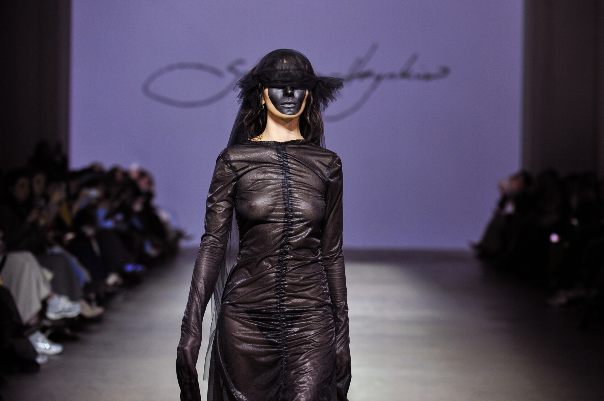 SOLOMIIAHRYNKIV на Ukrainian Fashion Week представила колекцію AW26/27 про маски, вразливість і чесність із собою
