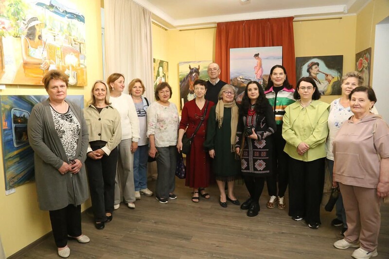 У Вишгороді відкрилася виставка Марії Полякової «Україна крізь призму сьогодення»